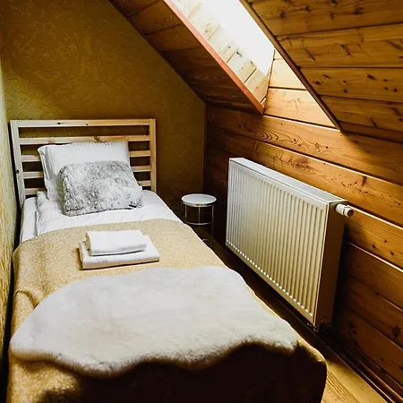 Dom W Chmurach Semesterbostad