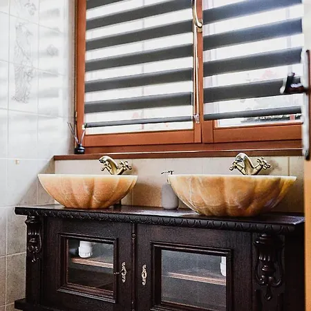 Dom W Chmurach Semesterbostad