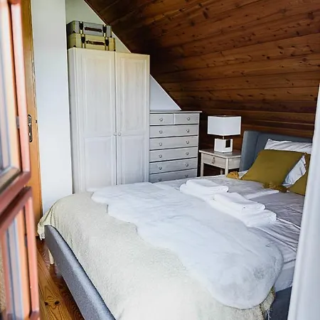 Dom W Chmurach Semesterbostad