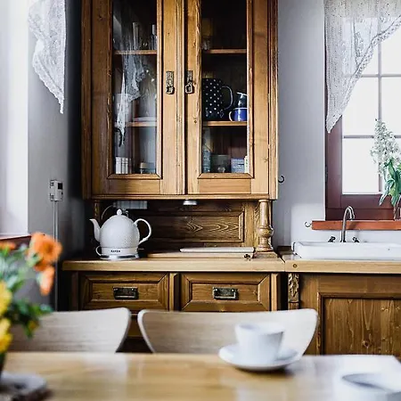 Dom W Chmurach Semesterbostad *