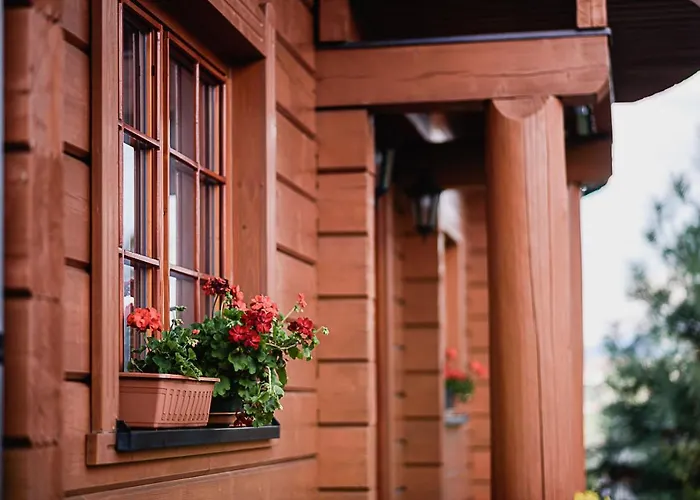 Dom W Chmurach * 야보진카